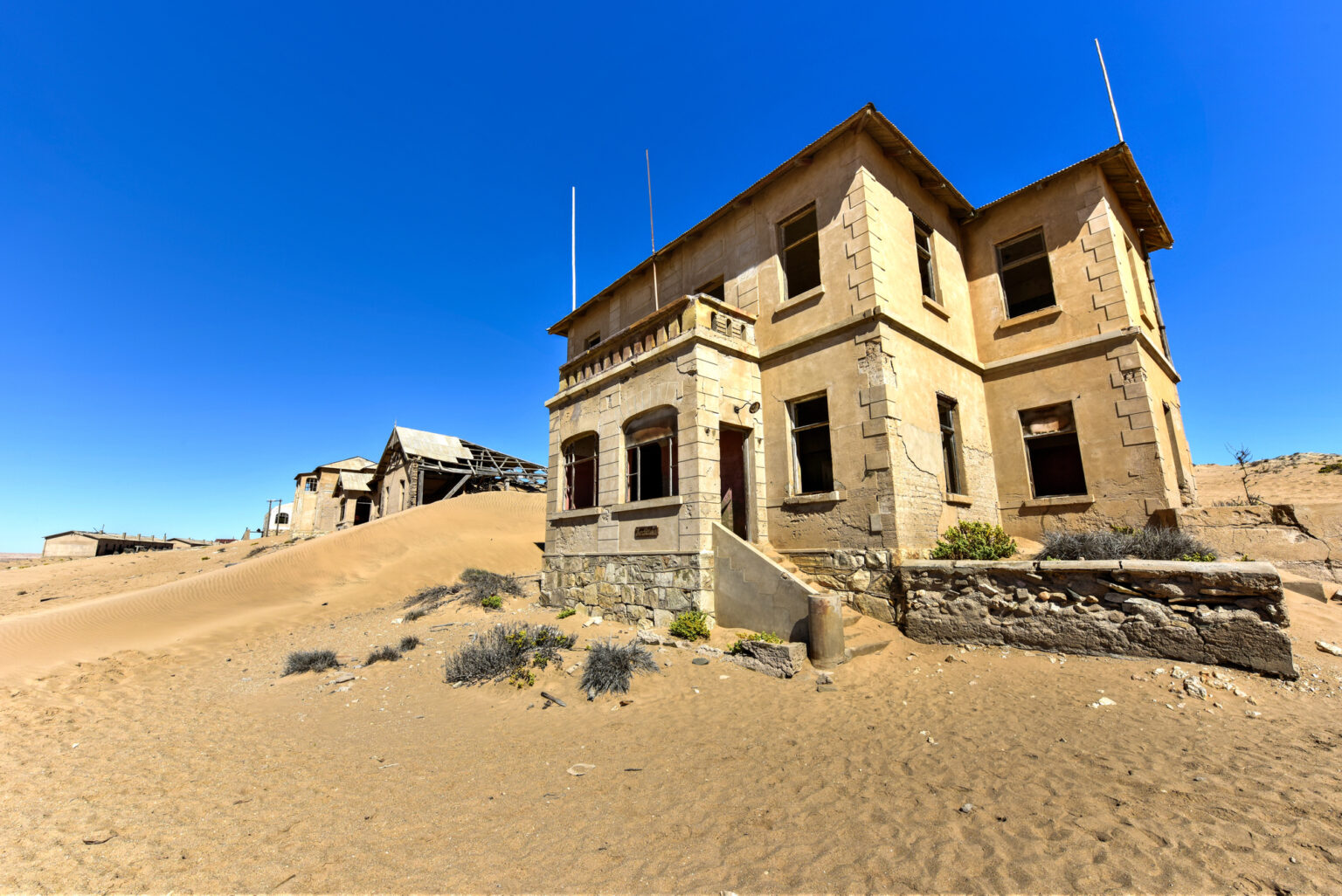 Inhabitable Structures 20 Mysterious Abandoned Structures with Fascinating Backstories