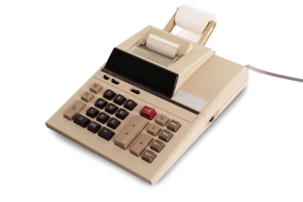 Old calculator for doing office related work — Stock Photo, Image