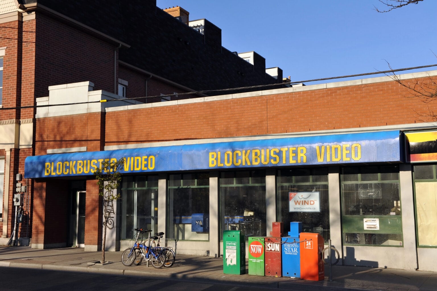 19 Companies That Were Once Giants but No Longer Exist