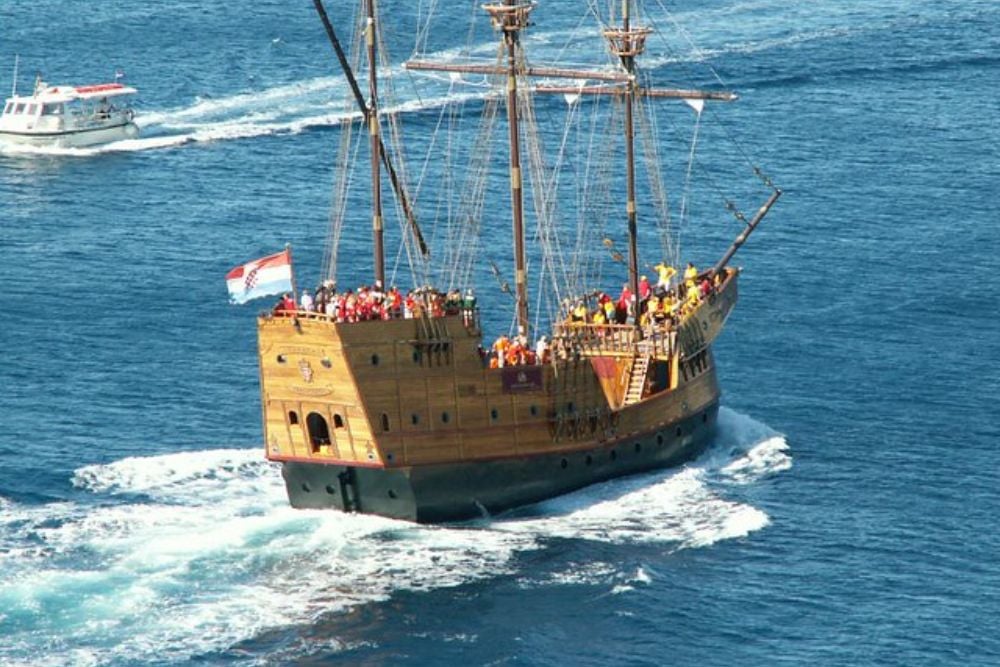 Spanish Galleon | This beautiful Galleon sailed from the old… | Flickr