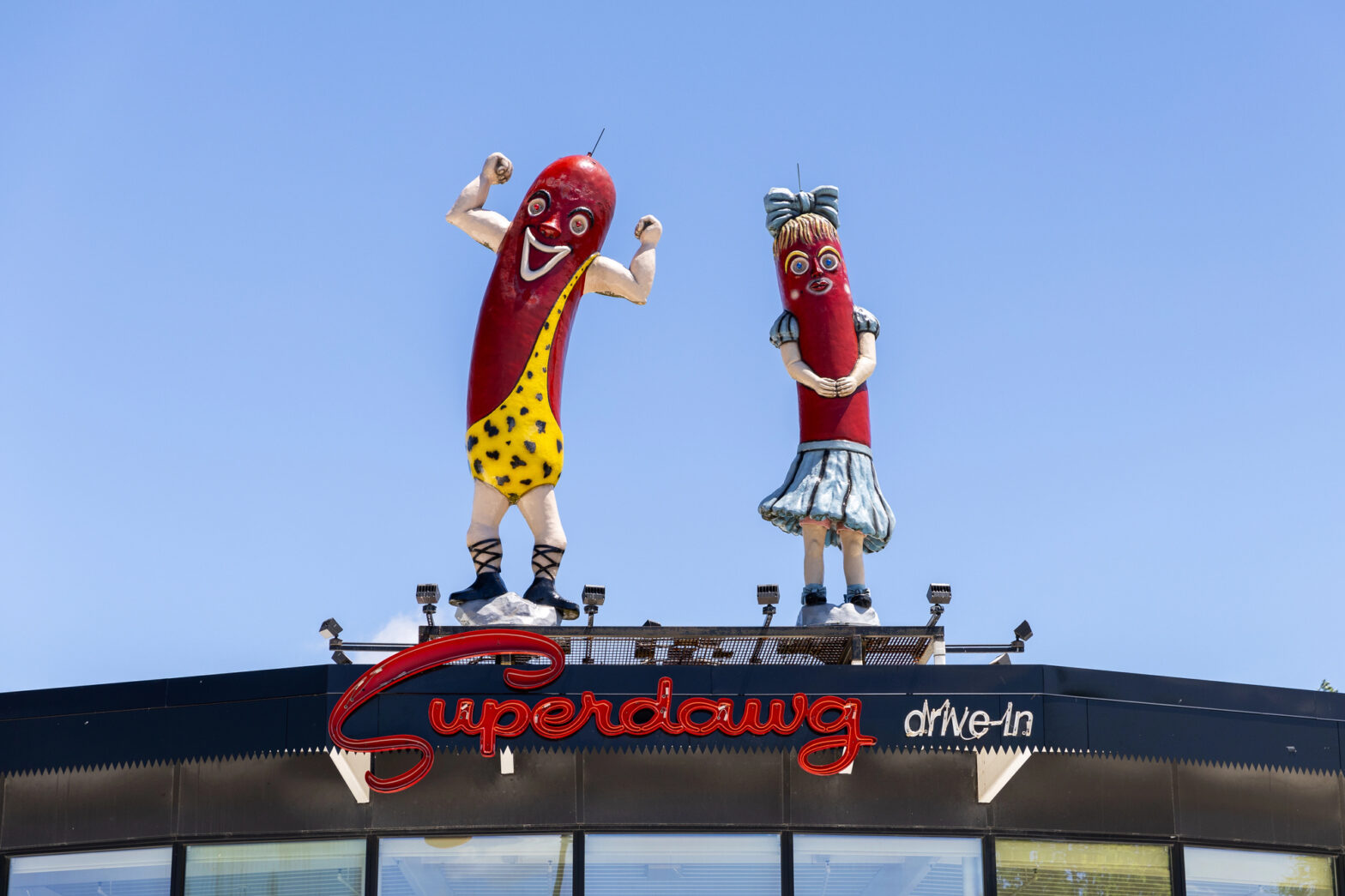 The Drive In 16 Classic Drive-In Restaurants Still Serving Carhops