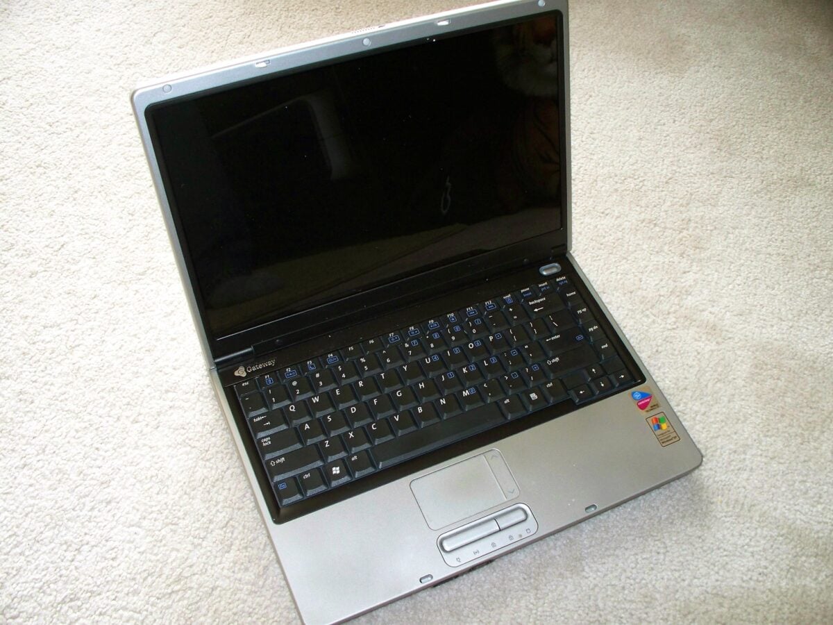Off Brand Computer 13 Old Tech Brands That Don't Exist Anymore