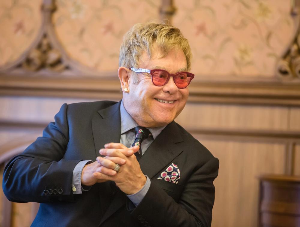 KIEV, UKRAINE - Sep 12, 2015: World-famous musician, composer and singer Elton John well-known in world for his charitable activity in fight against AIDS against his meeting with President of Ukraine Petro Poroshenko — Photo by palinchak