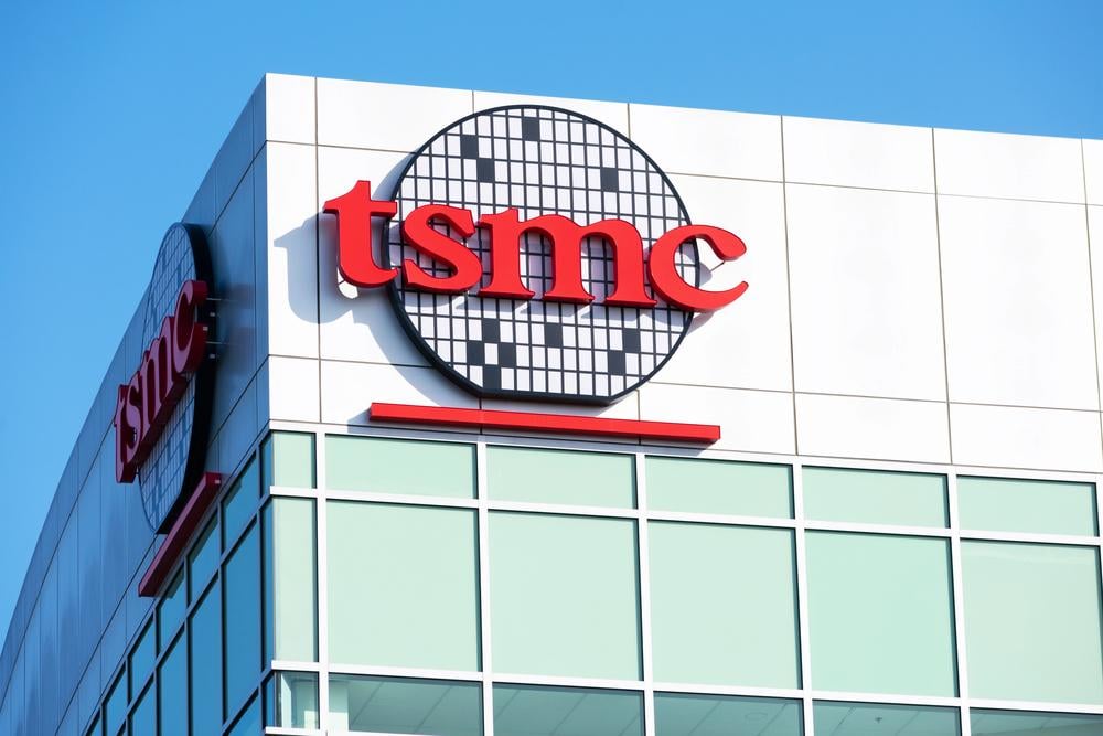 TSMC sign logo on headquarters in Silicon Valley of Taiwan Semiconductor Manufacturing Company - San Jose, California, USA - 2021 — Photo by MichaelVi