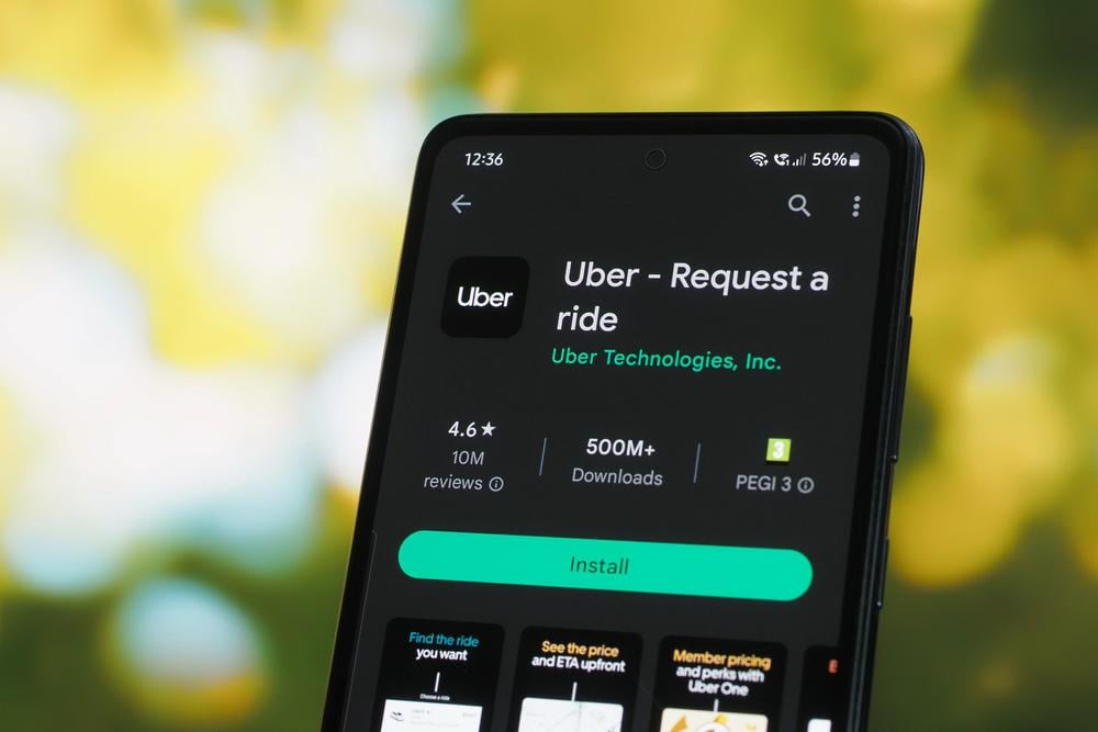 Galati, Romania - July 11, 2022: Uber application available on Google Play Store for Android — Photo by chetroni