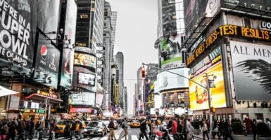 Unsplash/Aaron Sebastian